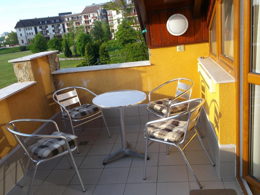 Birdland Panorama Apartman Bük 客房 照片